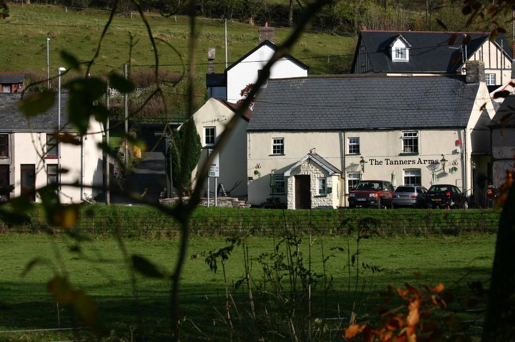 The Tanners Arms Hotell Devynock Eksteriør bilde
