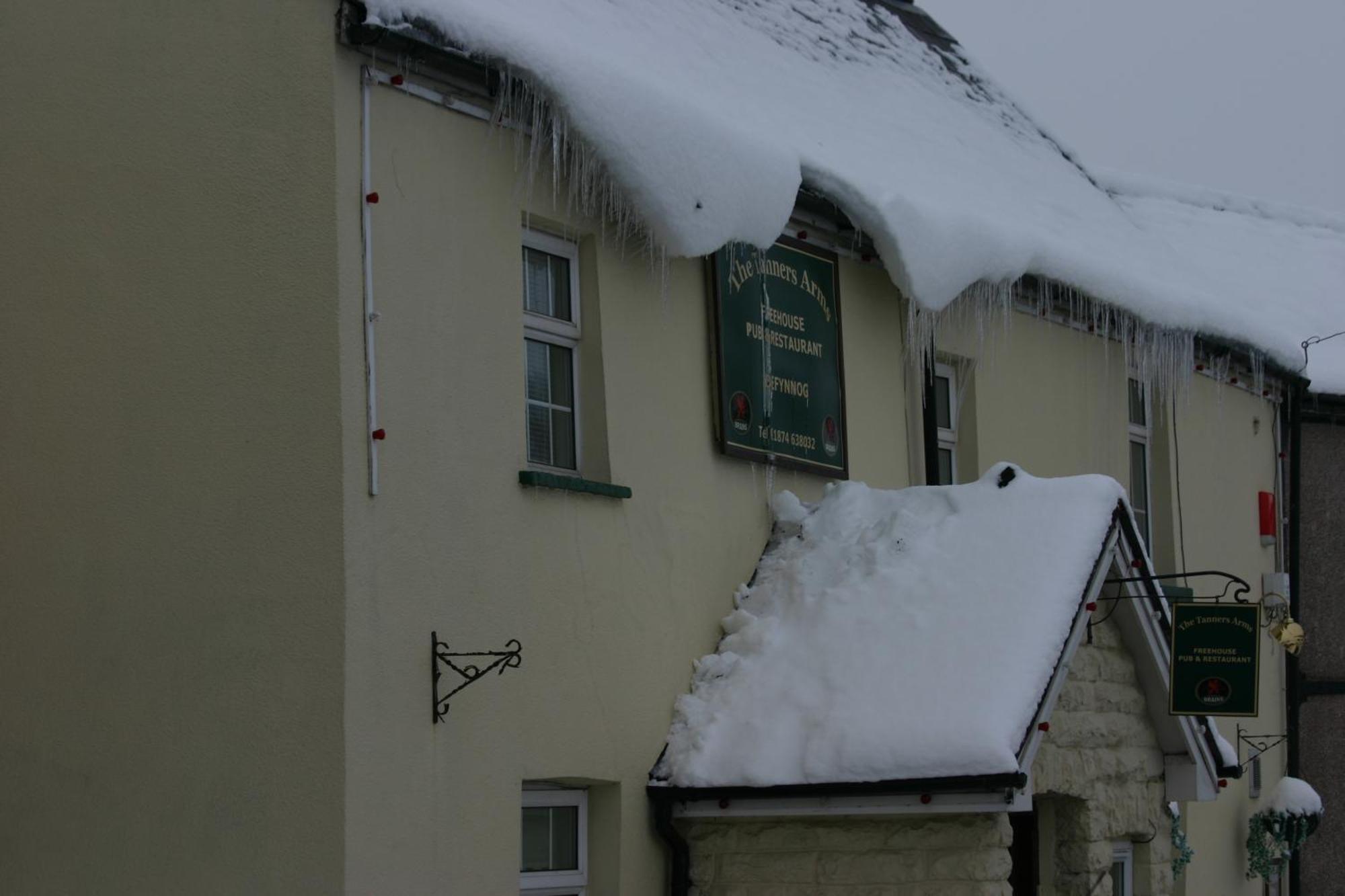 The Tanners Arms Hotell Devynock Eksteriør bilde