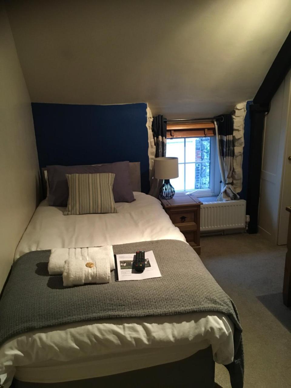 The Tanners Arms Hotell Devynock Eksteriør bilde